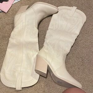 Brand new cow boy boots